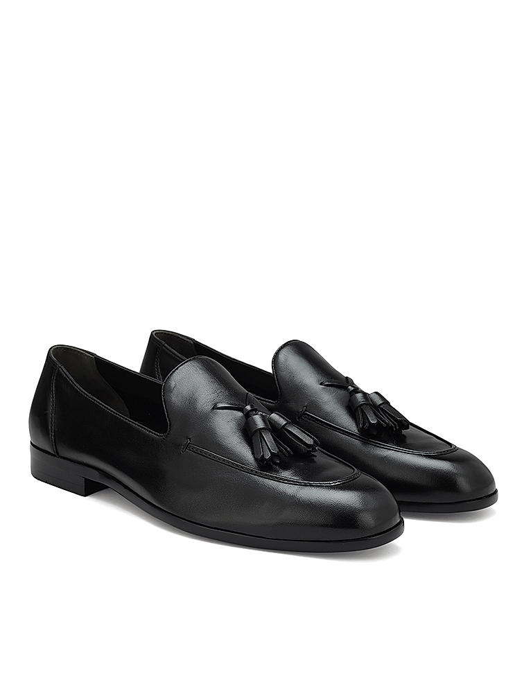 Black Leather Loafers With Tassels