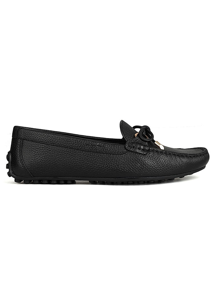 Black Moccasins With Bow Detail