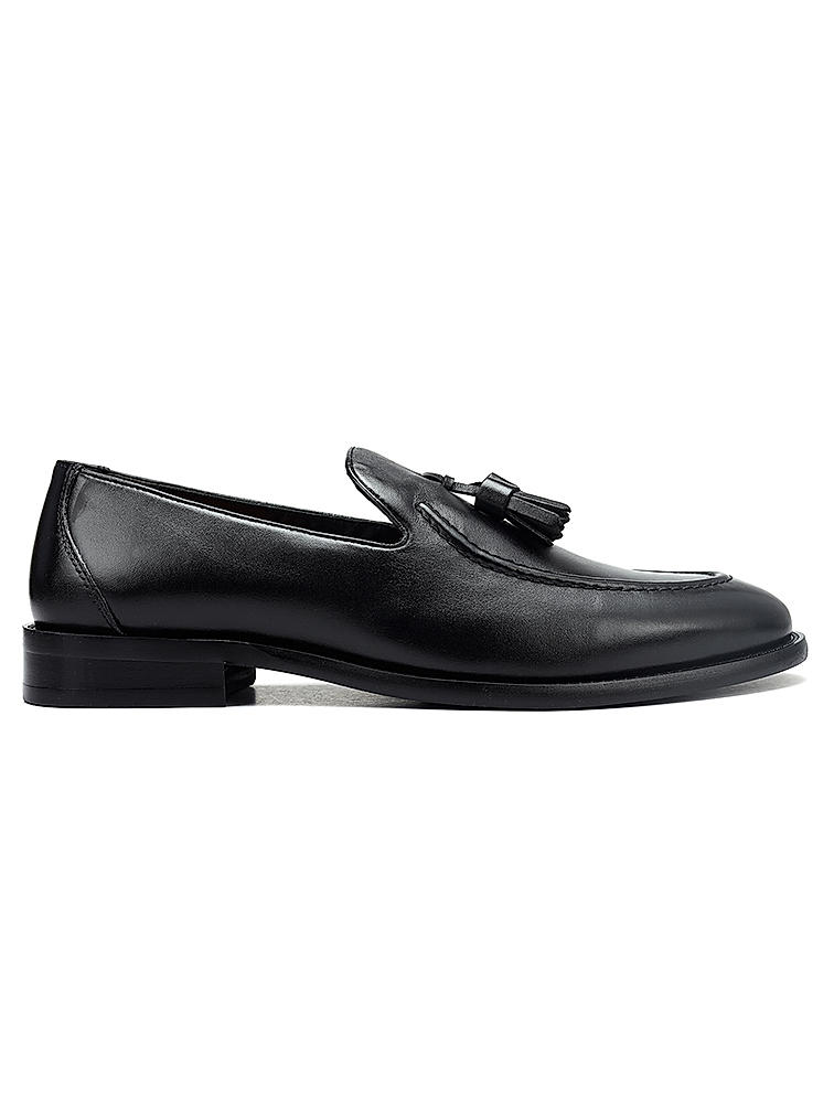 Black Leather Loafers With Tassels