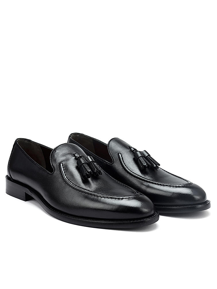 Black Leather Loafers With Tassels