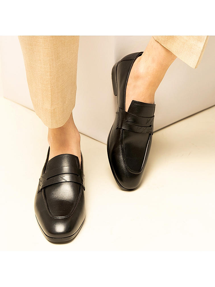 Black Signato Loafers