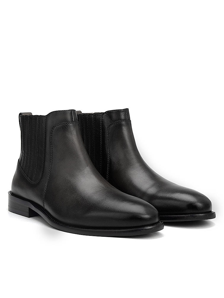 Black Plain Leather Boots