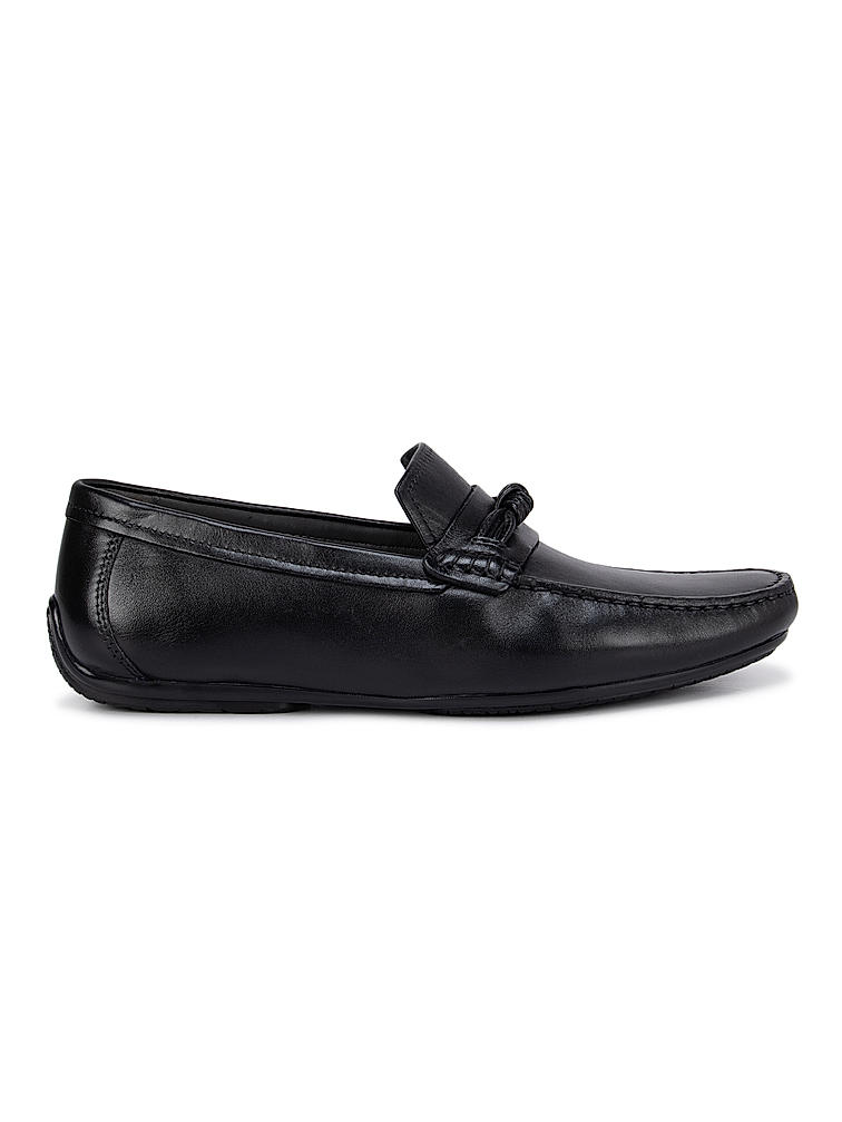 Black Moccasins With Knot Detail