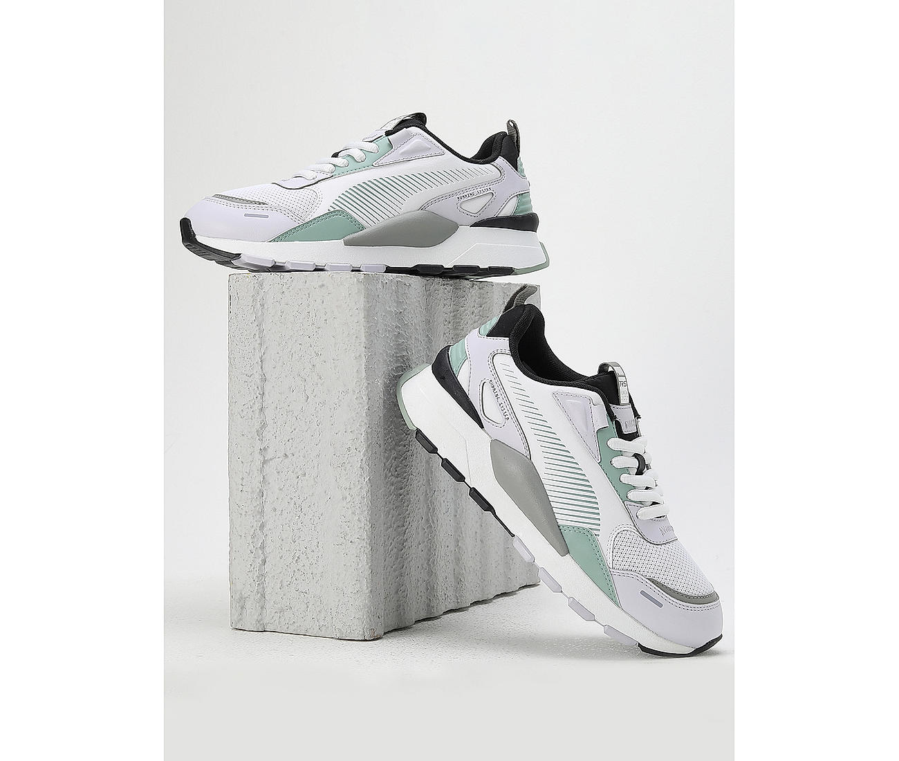 Green puma 2024 shoes women