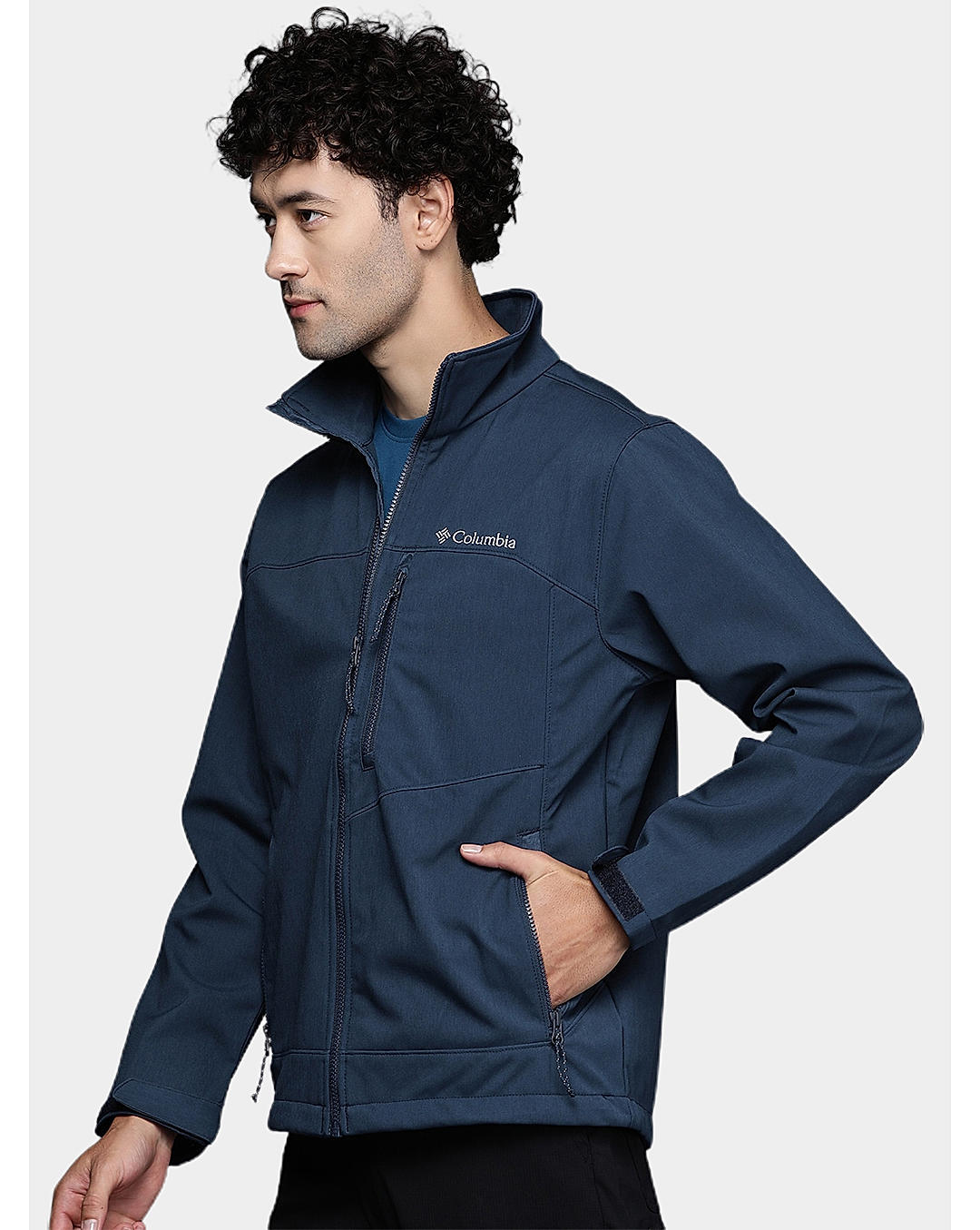 Columbia Mens Navy  Cruiser Valley Softshell  Water and Wind Resistant Jacket
