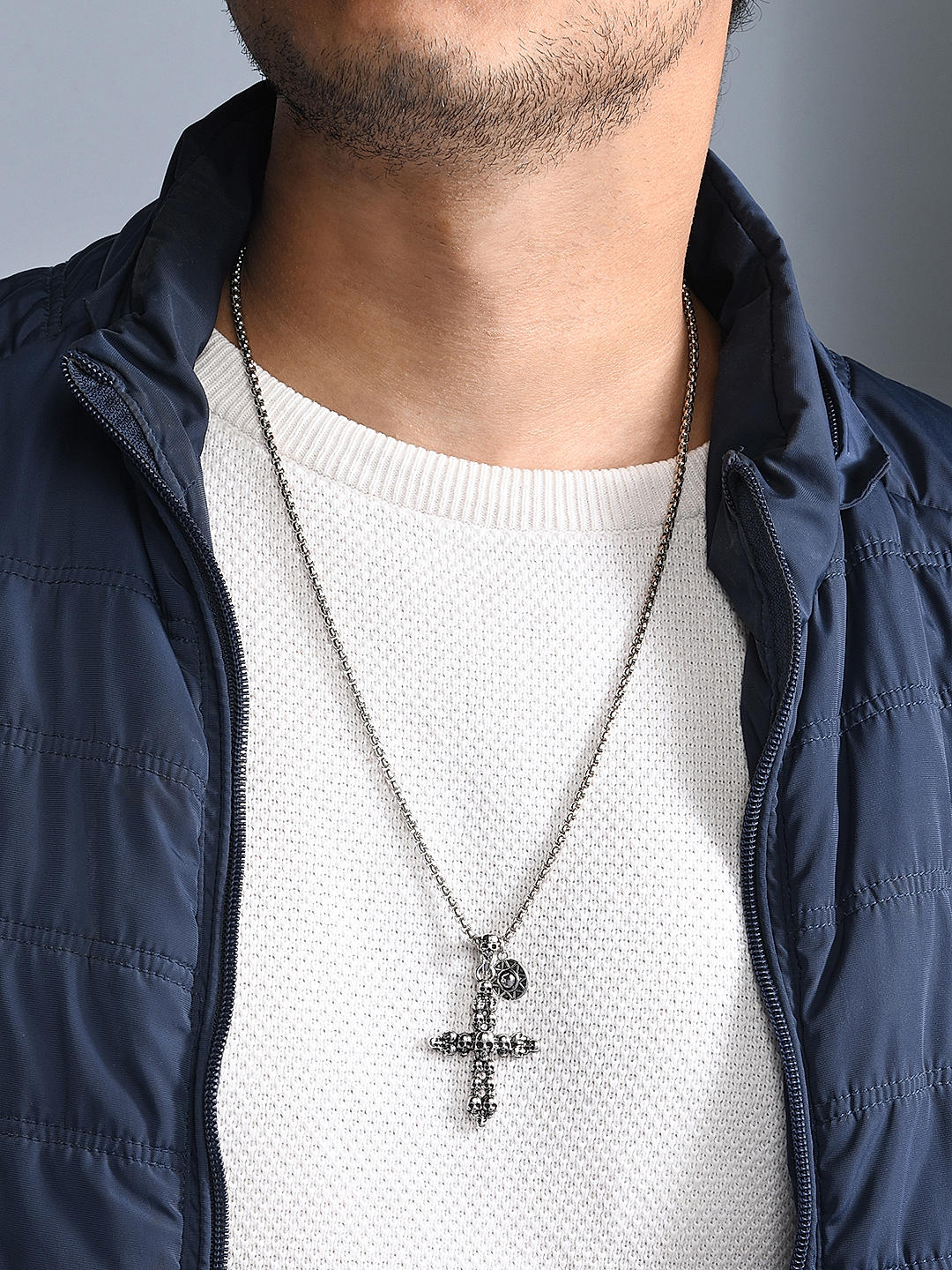 Skull mens necklace top