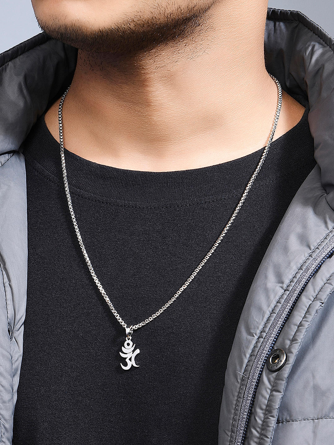 Gents chain locket store