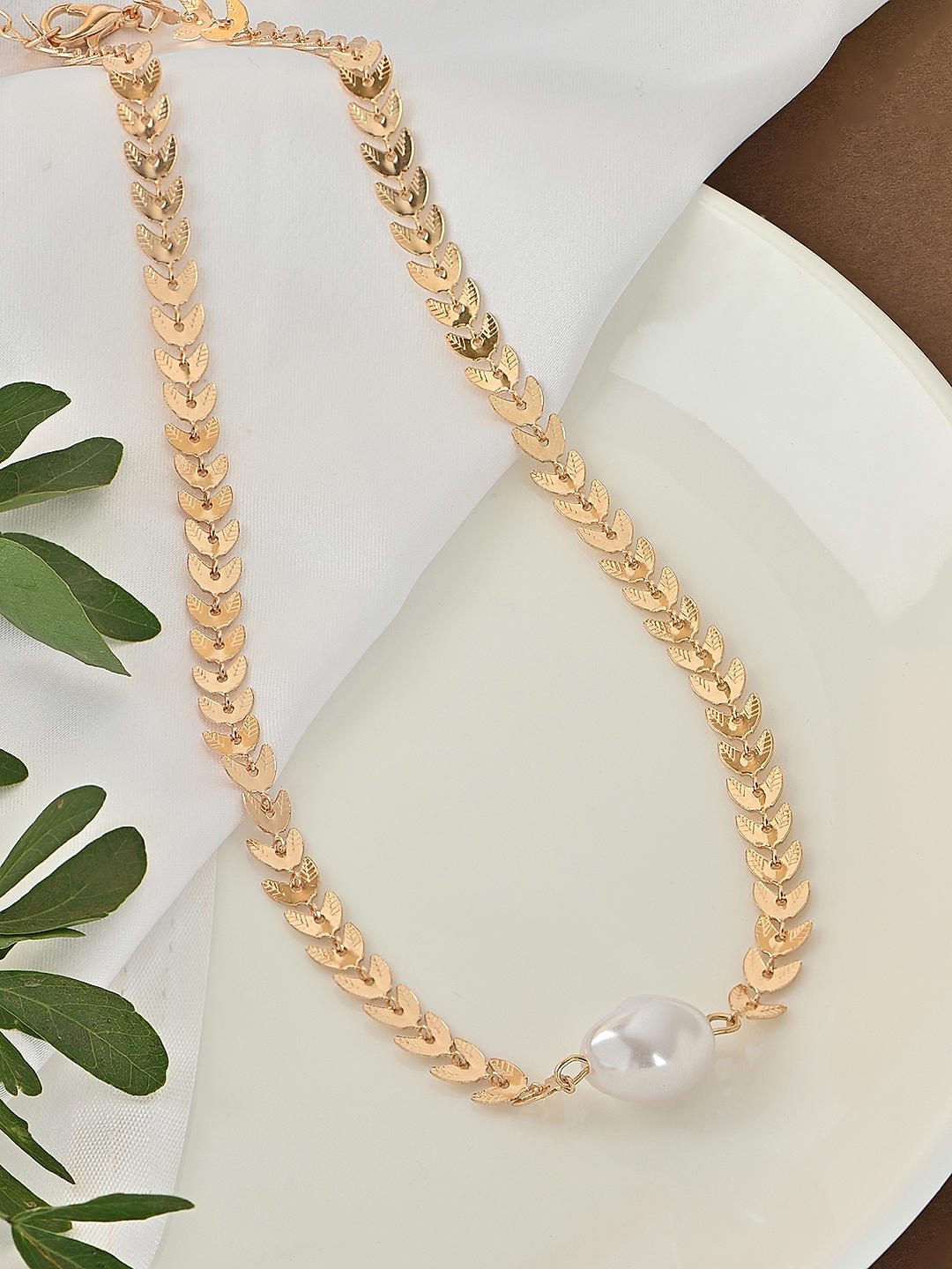 Single pearl choker necklace gold chain shop