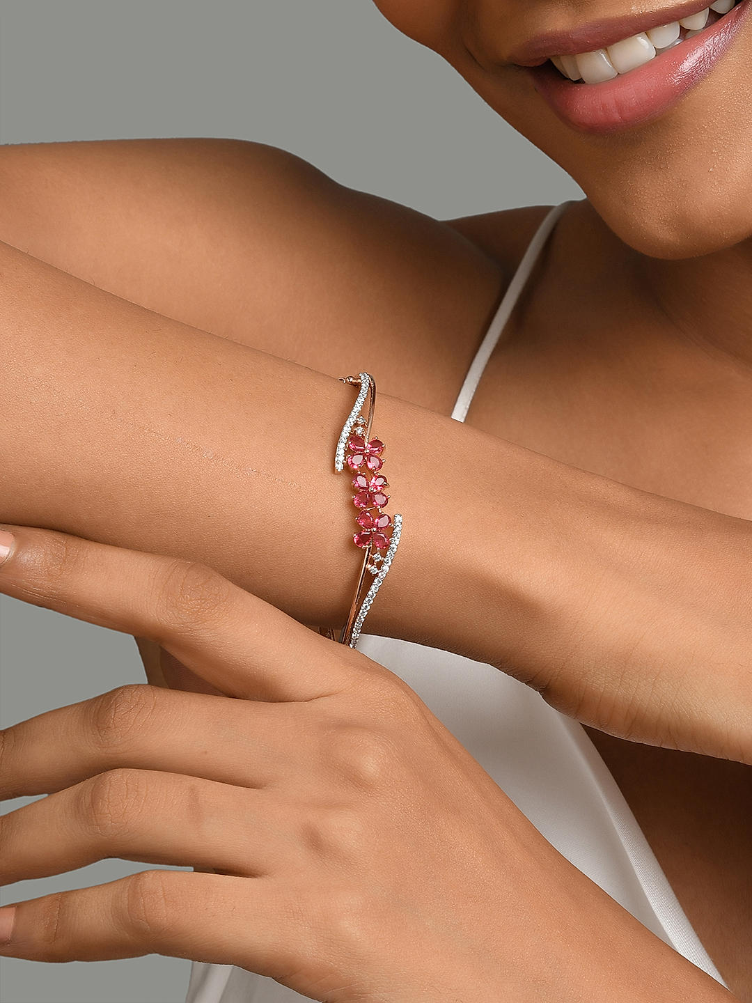Kada style bracelet online