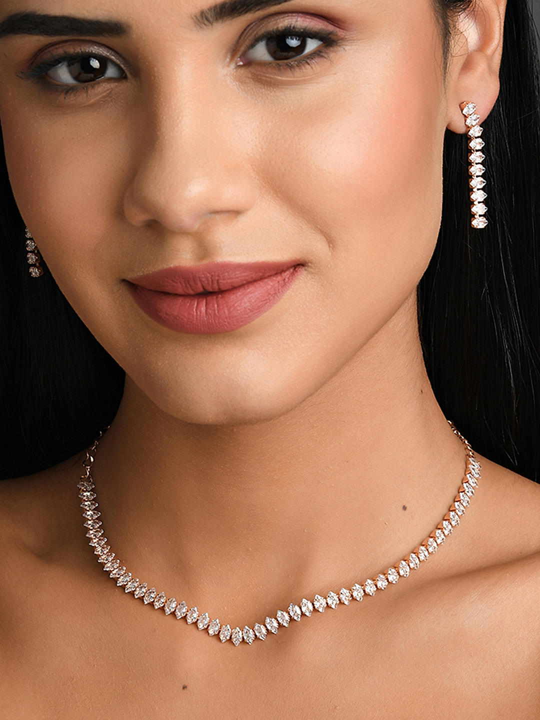 Gold jewellery set with price discount