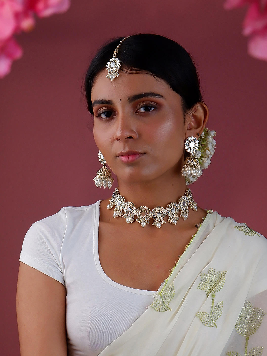 Maang tikka with saree on sale