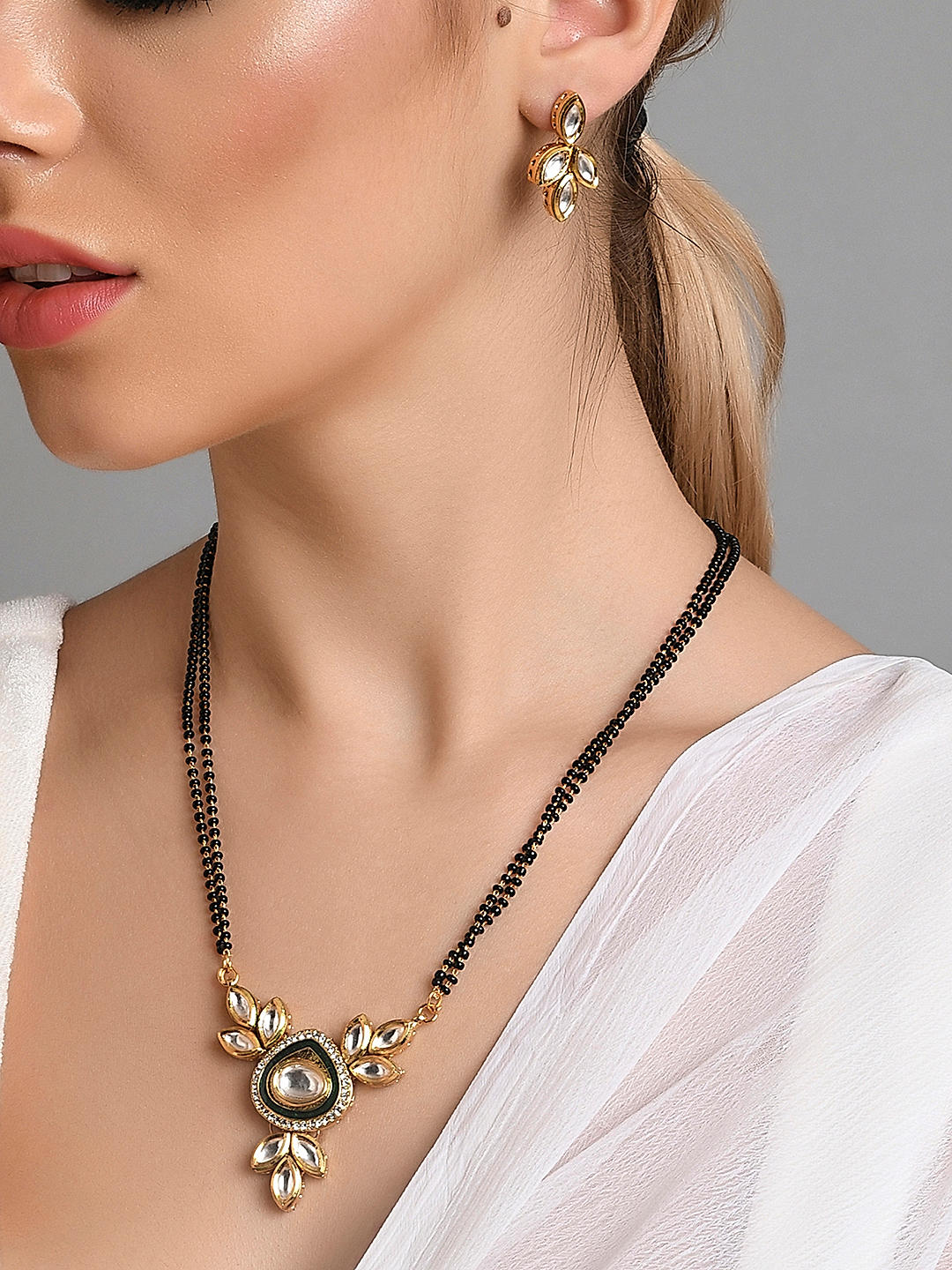 Mangalsutra in kundan deals