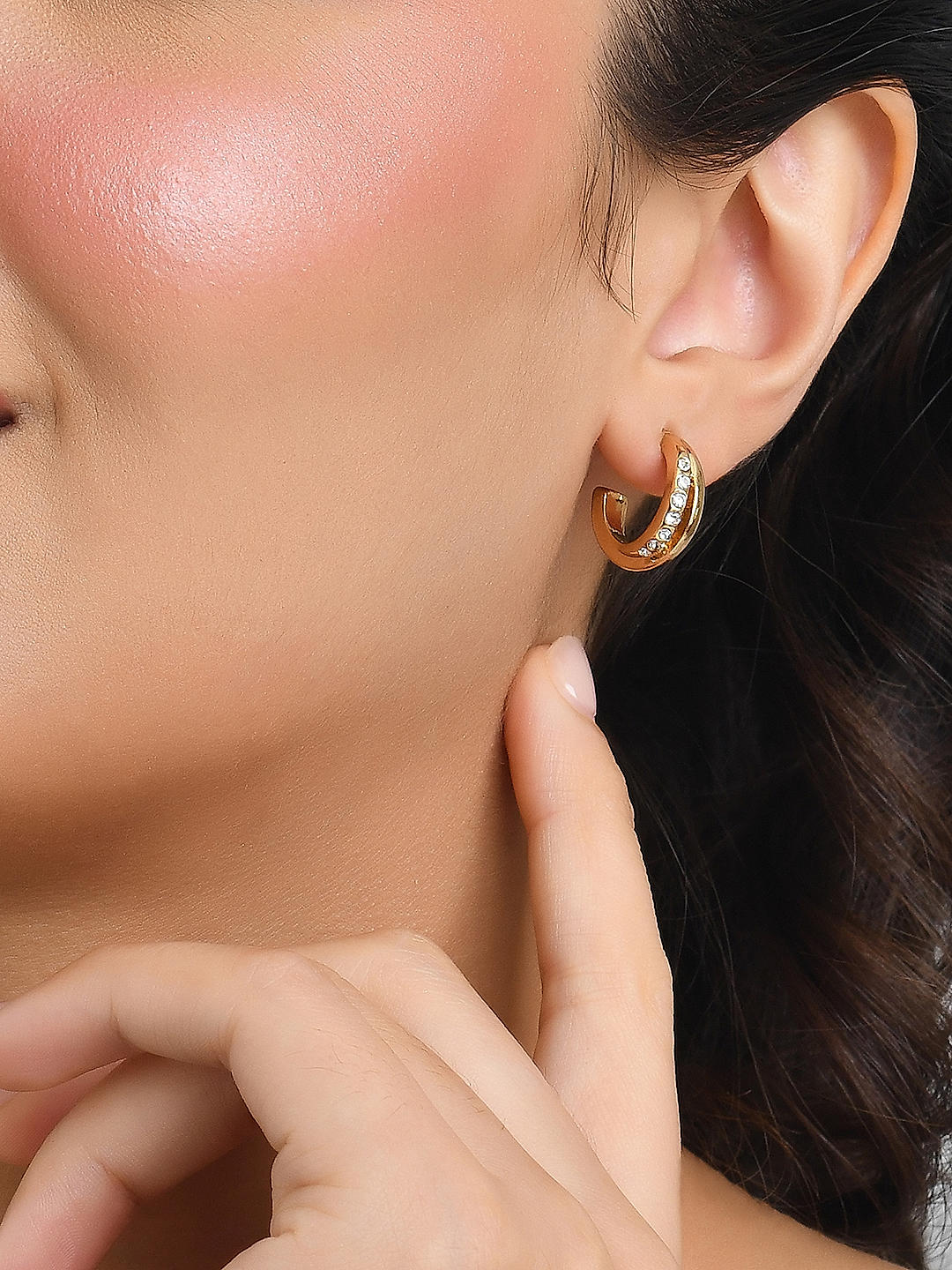 Classic gold earrings top