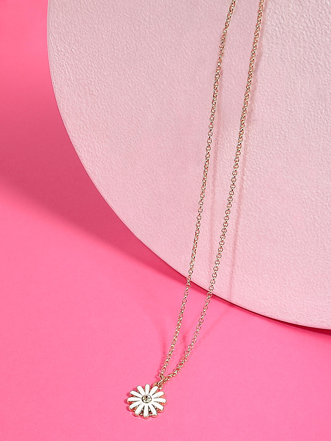 Toniq Gold Plated Daisy Flower Pendant Charm Necklace