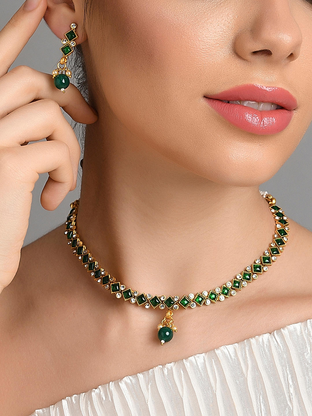 Buy Green Stones Embellished Choker Necklace Net by Nayaab by Aleezeh  Online at Aza Fashions.