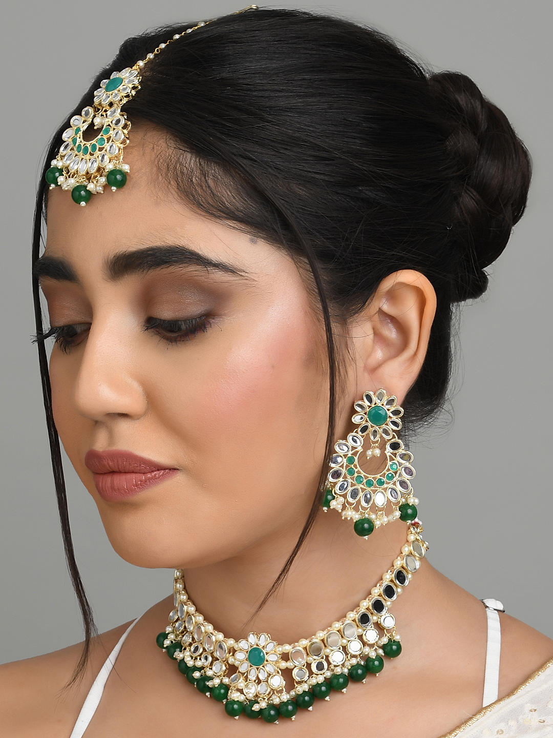 Shop Green Necklace for Women Online from India's Luxury Designers 2024