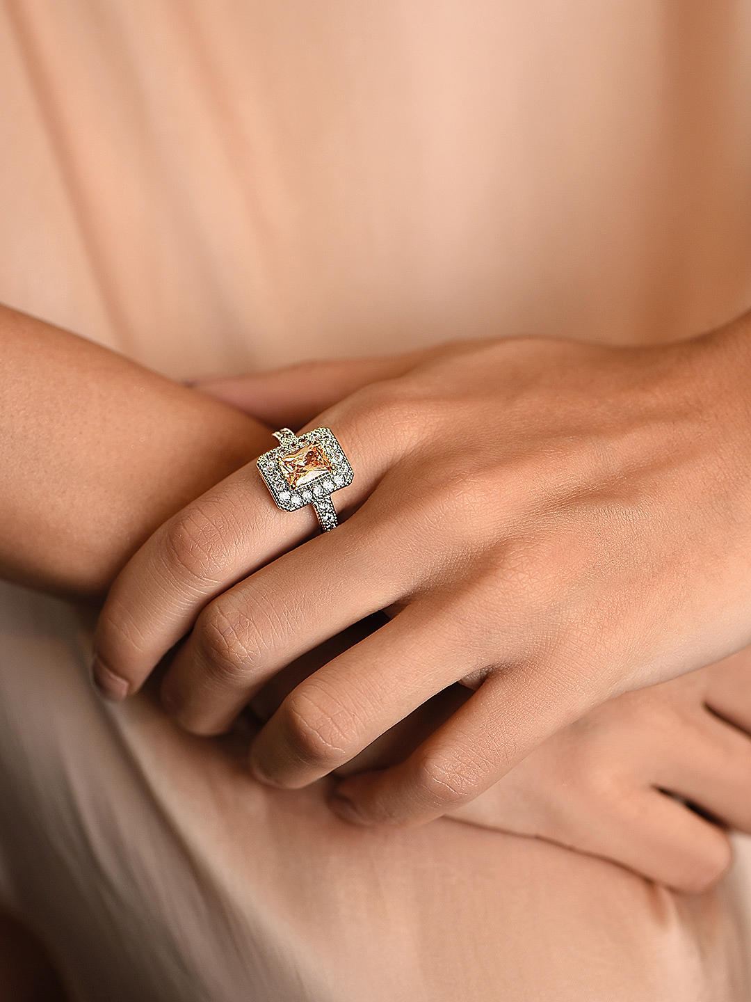Buy Engagement Rings Online, Buy Wedding Rings Online for Women in India