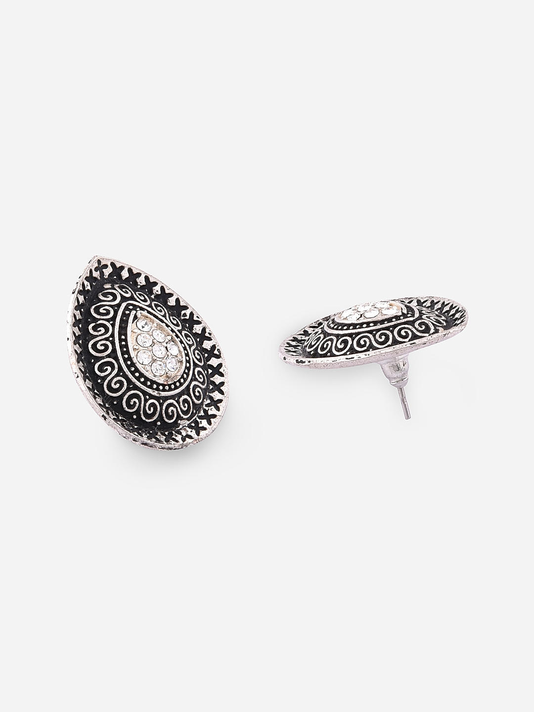 Giant Stud Earrings Will (Literally) Be Huge This Year. Here's How To Style  Them