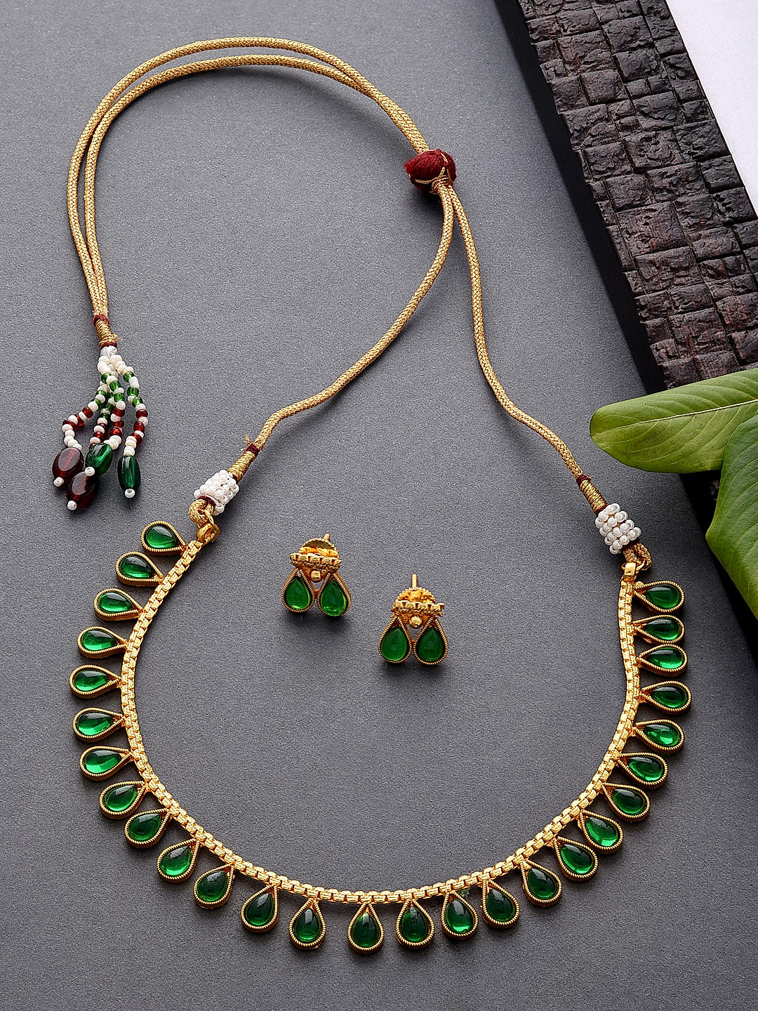 Green Stone Diamond Pendant Necklace-Candere by Kalyan Jewellers