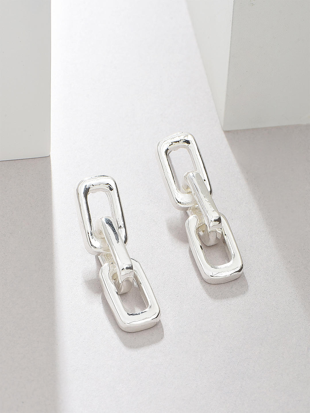 Buy Eliza Glim Diamond Stud Earrings Online | CaratLane