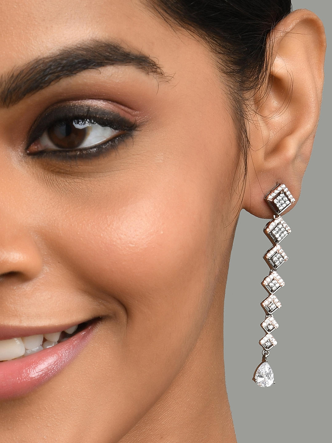 Top 124+ gold diamond long earrings latest
