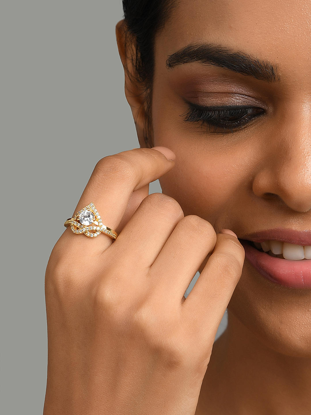 Solitaire Knife Edge Heart Shaped Moissanite Engagement Ring In 18K Rose  Gold | Fascinating Diamonds