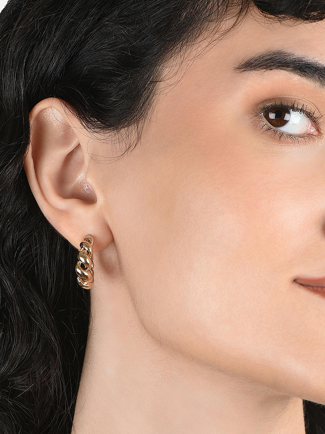 Kelly Hoop Earrings in Gold | Kendra Scott