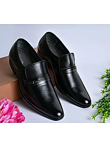 Regal Men's Black Textured Leather Formal Shoes
