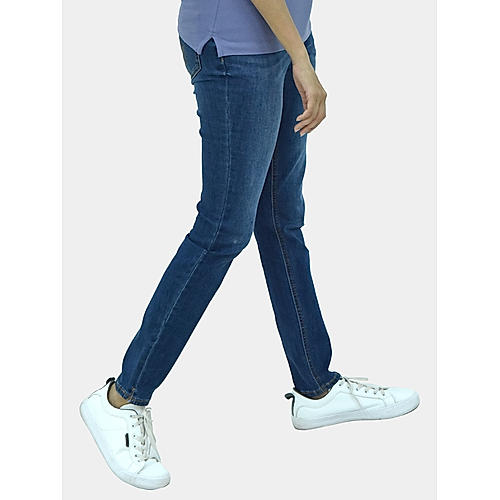 Women Slim Tapered Jeans