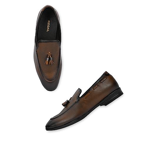 Regal Brown Men Textured Leather Tasseled Slip On Shoes