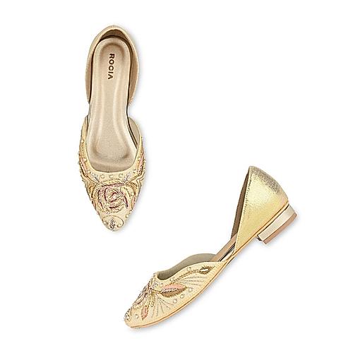 Rocia Gold Women Embroidered Mojris