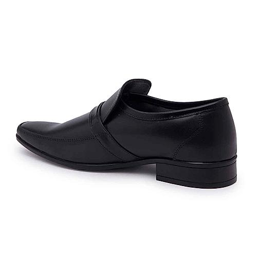 Buy Regal Black Leather Formal Shoes Online at Regal Shoes |1274788