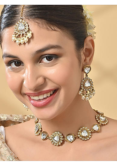 Women White Pearl & Kundan  Studded  Bridal Necklace Earrings & Maang Tikka set