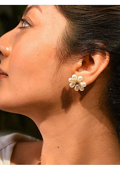 White Pearls Classic Floral Stud Earring