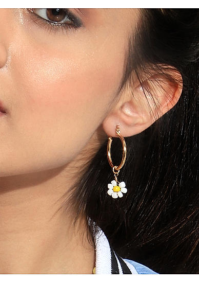 White Yellow Beads Gold Plated Y2K Daisy Drop Earring
