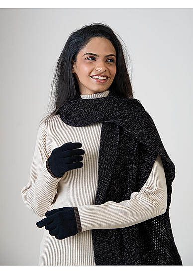 Elegant Black Glove & Stole Set - Perfect Winter Combo Set