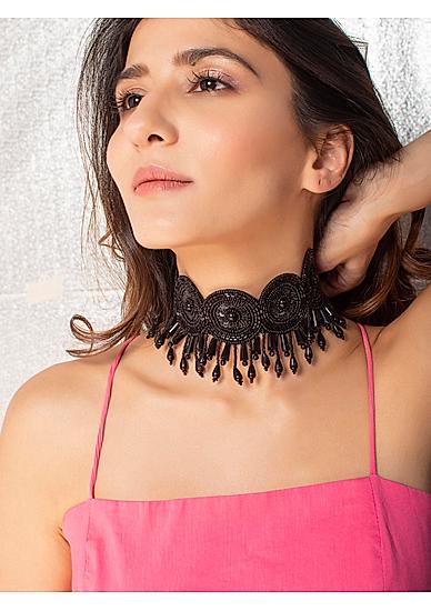 Black Seed Beaded Pearl Choker Necklace