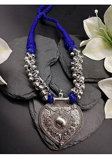 Silver-Toned Blue Oxidised Dhanu Necklace