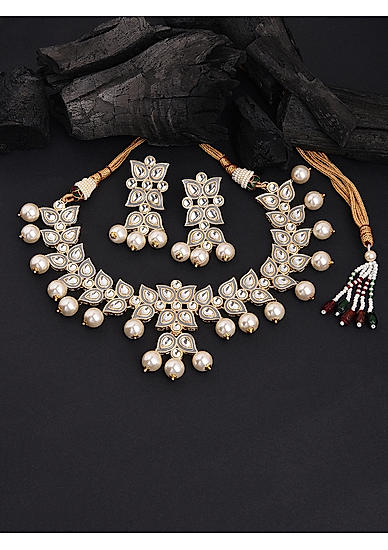 Grey Kundan Pearls Gold Plated Floral Jewellery Set