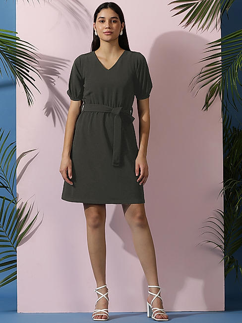 KOTTY Womens V-Neck Short Sleeves A-Line Dress