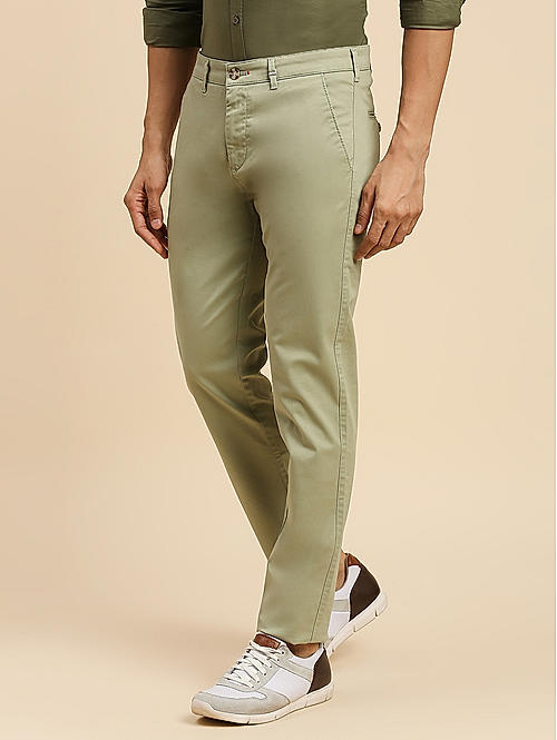Killer Men Light Green Slim Fit Solid Casual Trousers