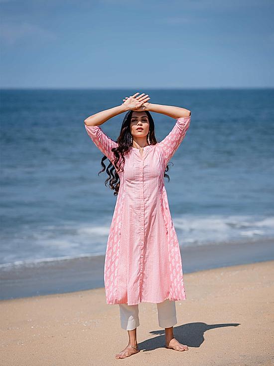 Pink 60's cotton kurti with print