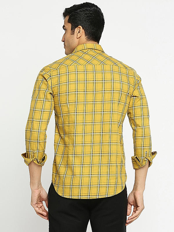 KILLER Men Yellow Slim Fit Checks Shirts