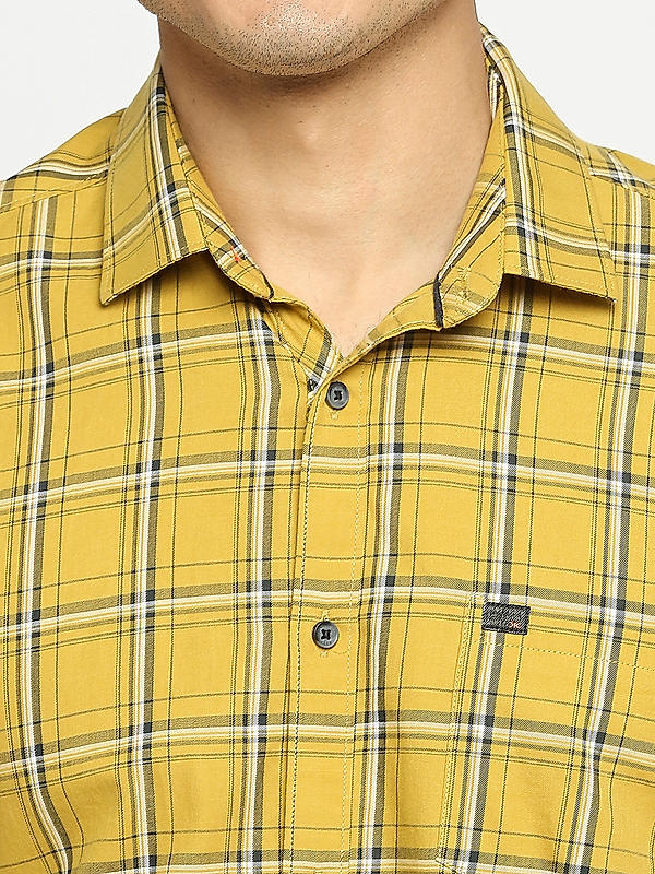 KILLER Men Yellow Slim Fit Checks Shirts