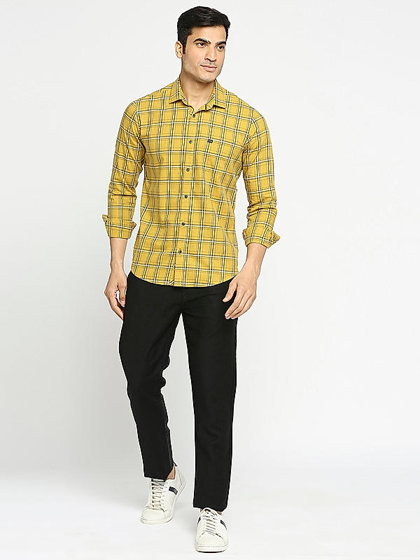 KILLER Men Yellow Slim Fit Checks Shirts