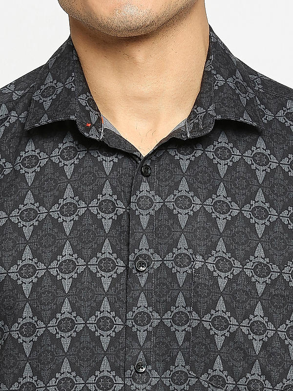 KILLER Men Black Slim Fit Printed Shirts