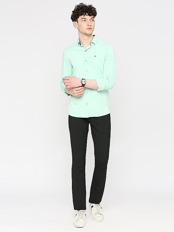 KILLER Men Light Green Slim Fit Solid Shirts