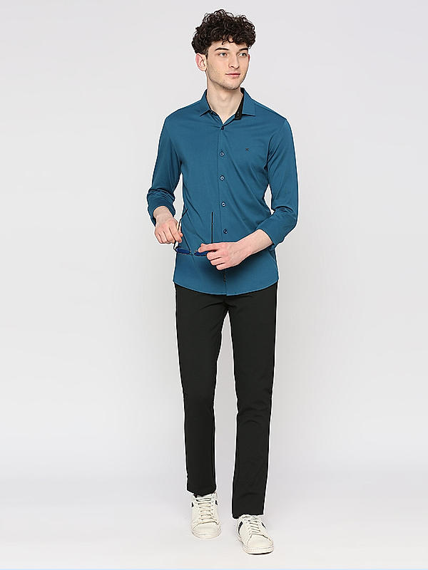 KILLER Men Teal Slim Fit Solid Shirts