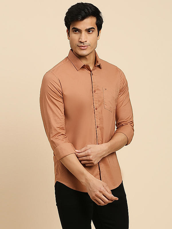 KILLER Men Brown Slim Fit Solid Shirts