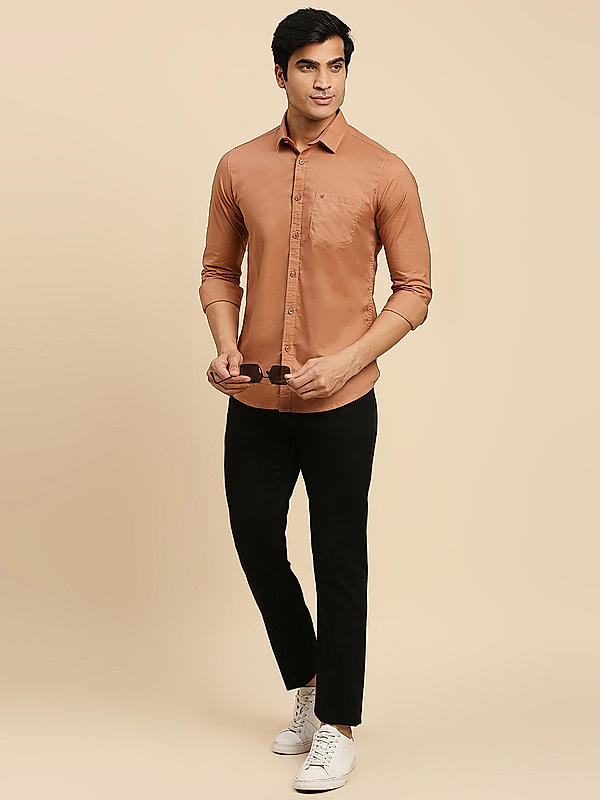 KILLER Men Brown Slim Fit Solid Shirts